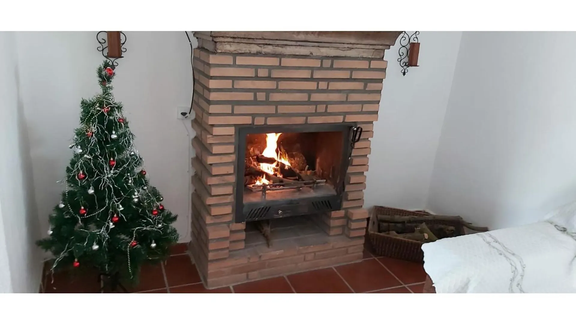 Casa Rural En Granada Con Chimenea, Piscina Privada Y Barbacoa 