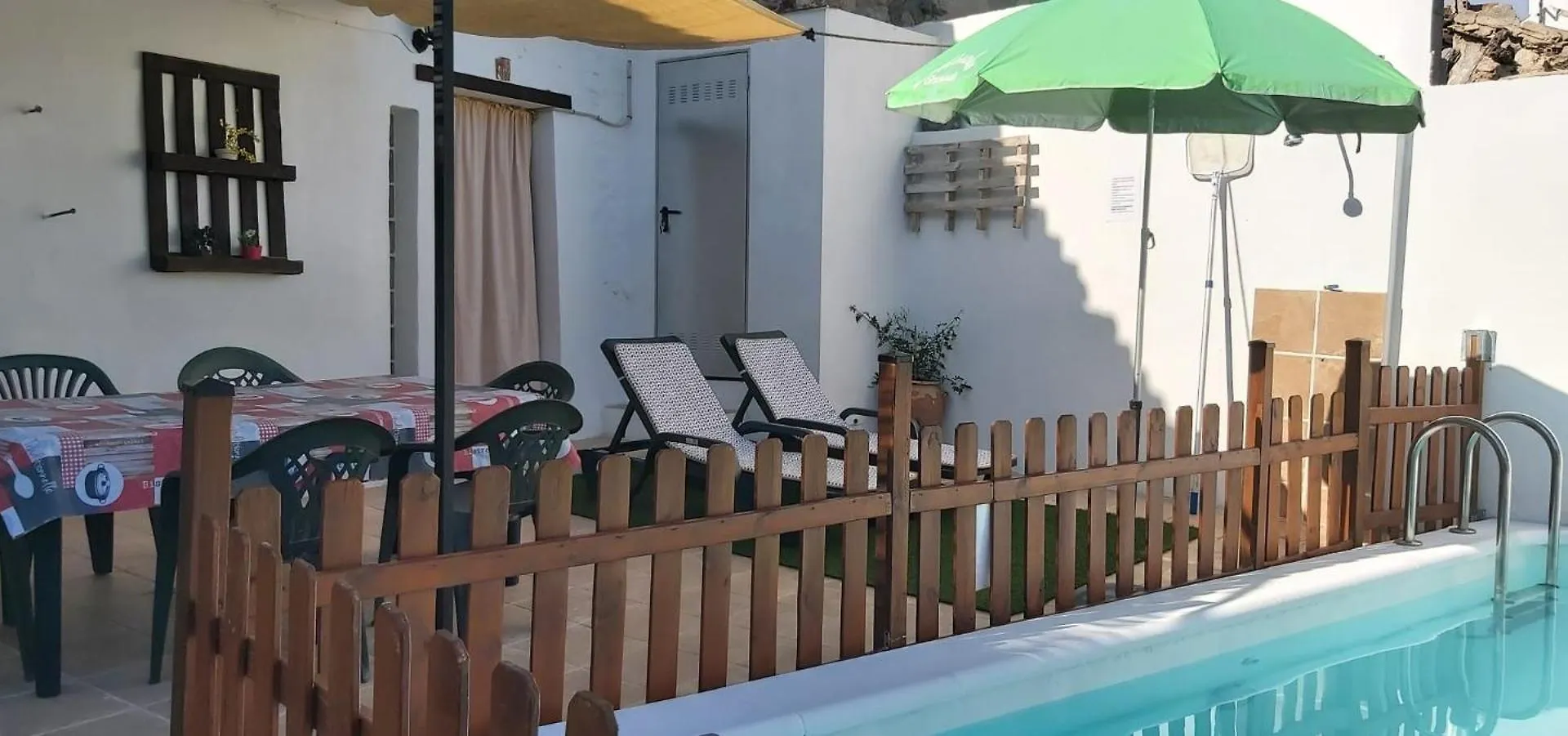 Casa Rural En Granada Con Chimenea, Piscina Privada Y Barbacoa 